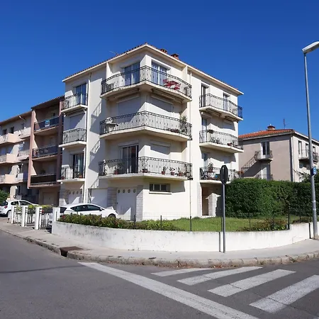 Apartment Couchage Solo Ou A 2 Avec Grand Salon A